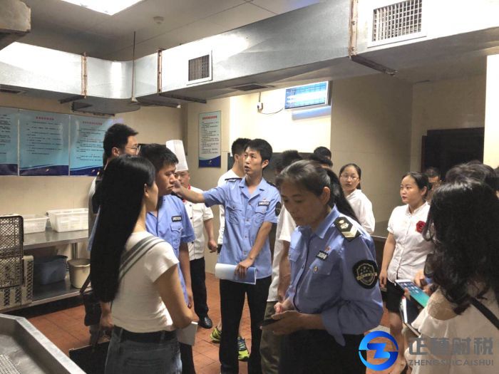 市場局開展食品經(jīng)營許可現(xiàn)場教學